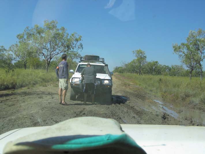 windjana tunnel fitrzoy river stuck in mud to Havana